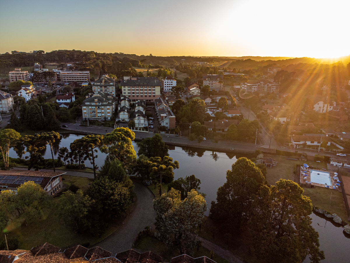 Grande Hotel Canela, o melhor Hotel de Canela.  Por do sol no Grande hotel Canela, Sunset Garden
