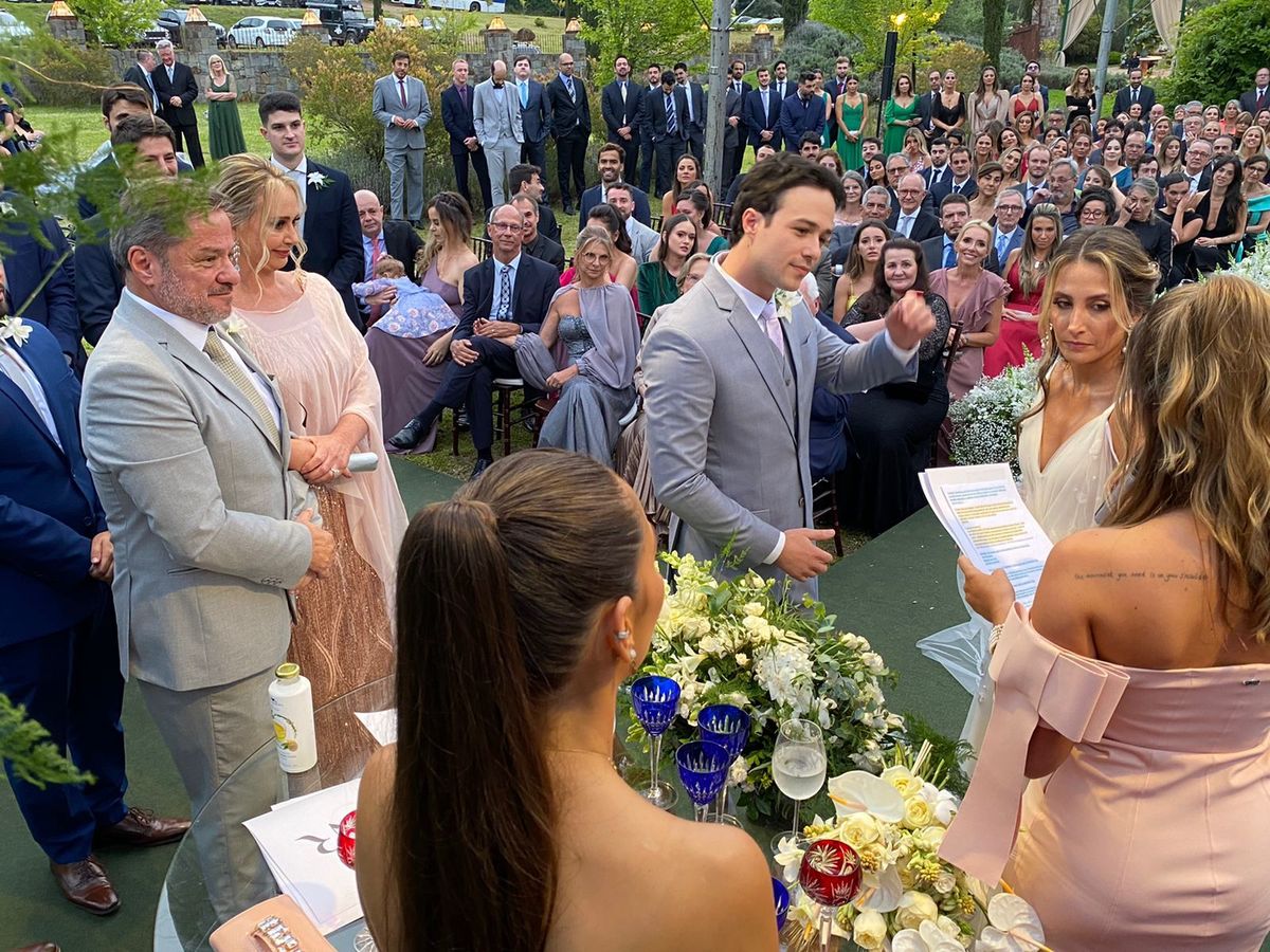 Fotografia de casamento em Gramado, Casa Wilfrido. Muitos convidados. 