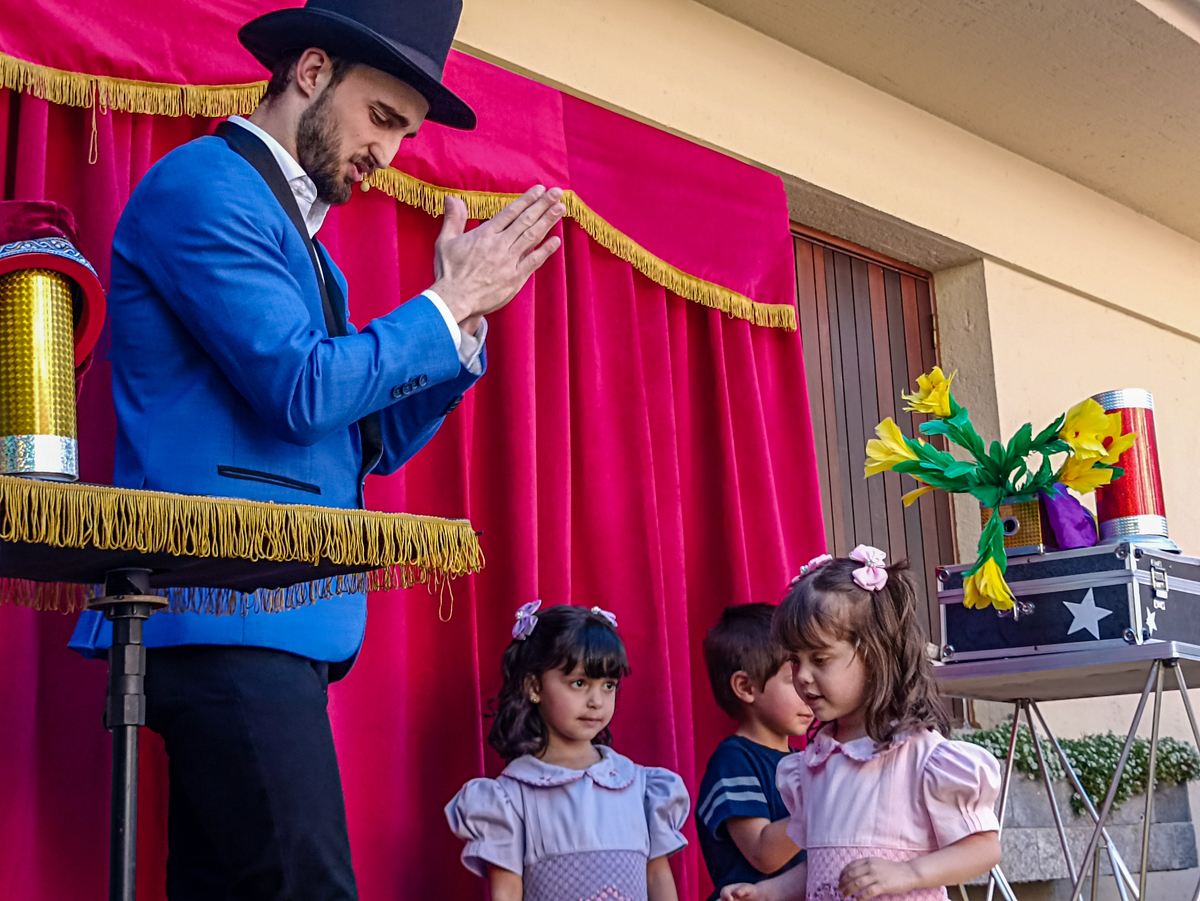 Fotografo para aniversario infantil em Gramado e Canela.  Show do magico em Canela. 