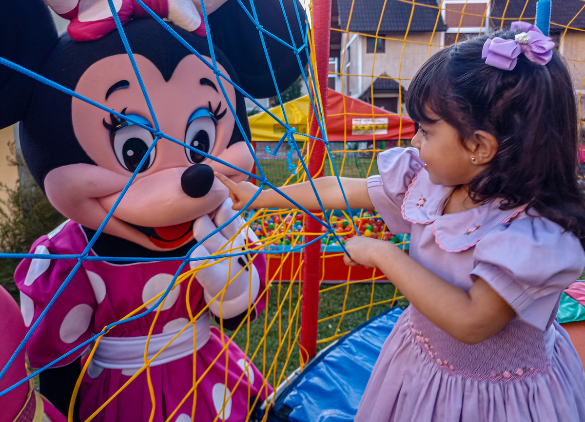 Fotografo para aniversario infantil em Gramado e Canela. Aurora e a Minnie. 