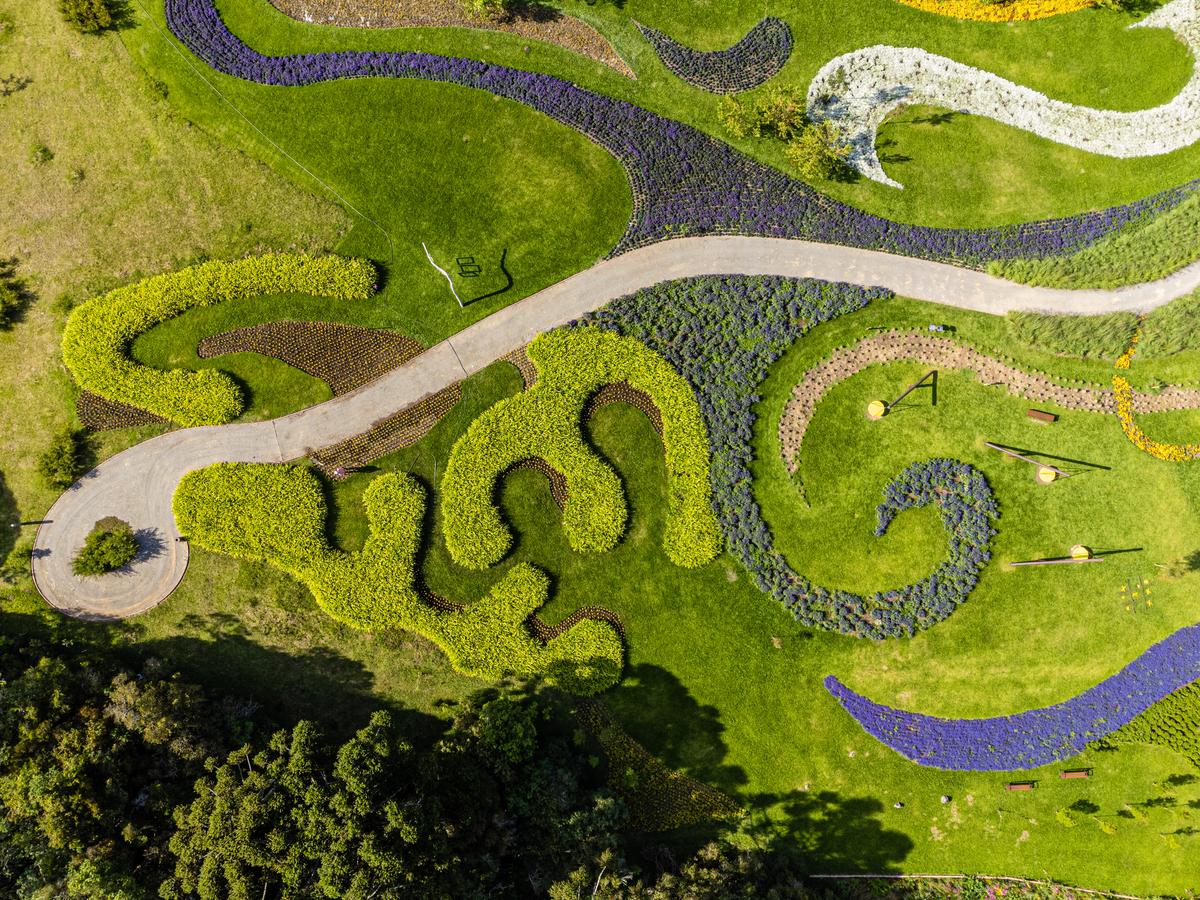 Fotos de drone do Mátria parque de Flores. Formas e relevos. 