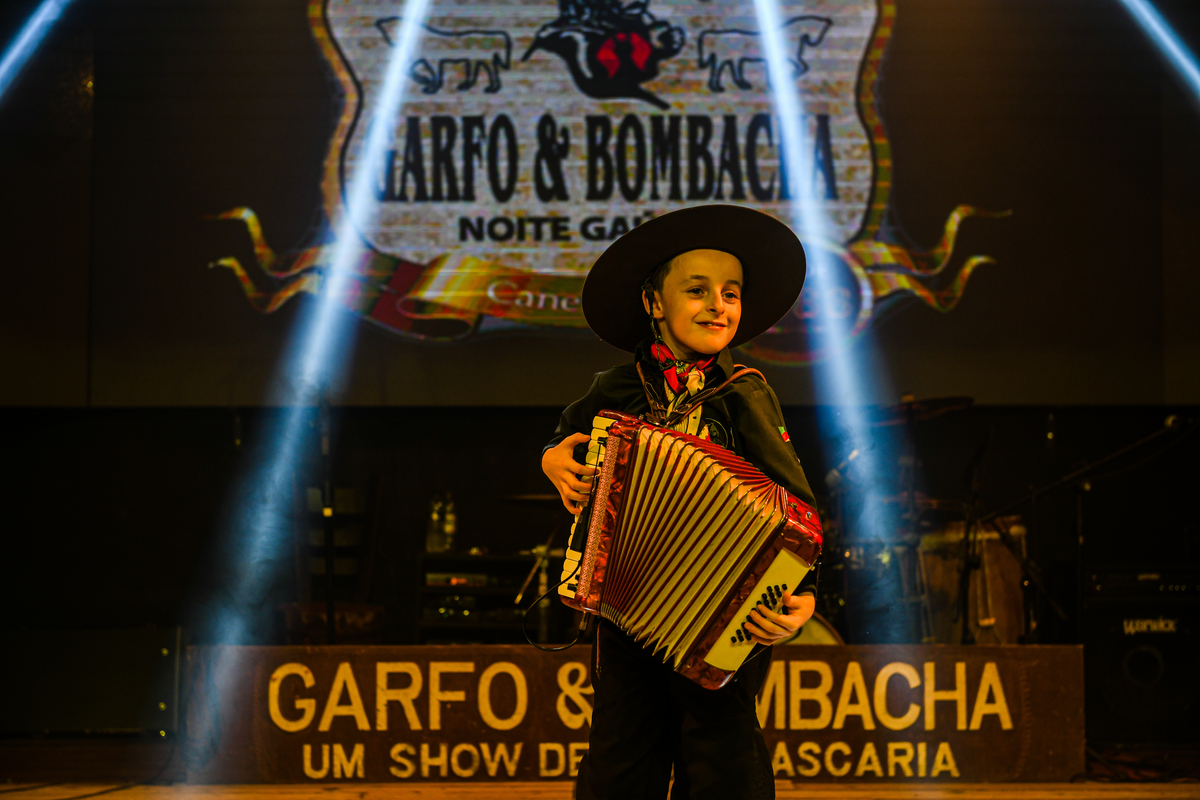Luz câmera e show na Churrascaria Fogo e Bombacha