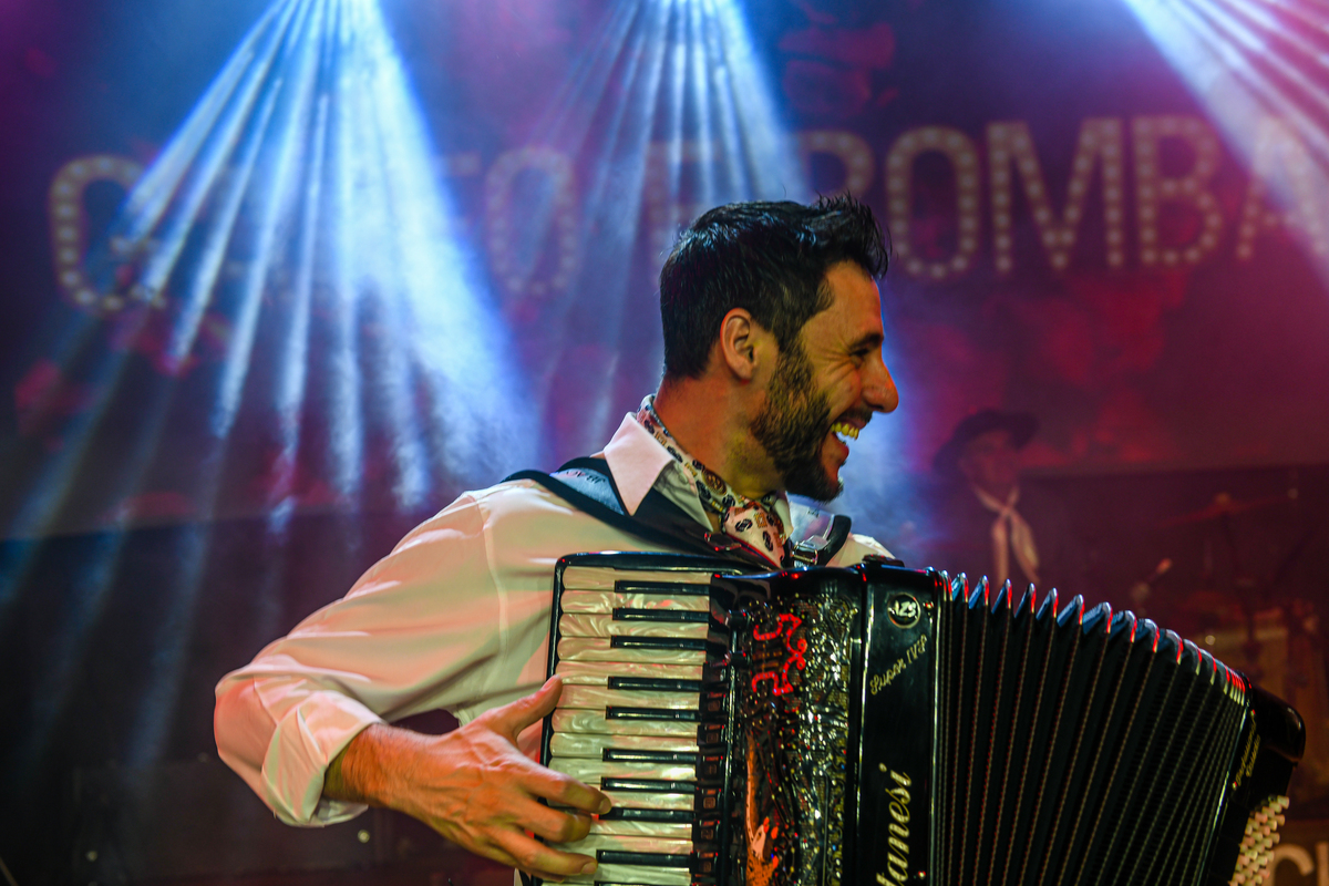 Detalhe da Gaita, tradição na musica gaúcha. 