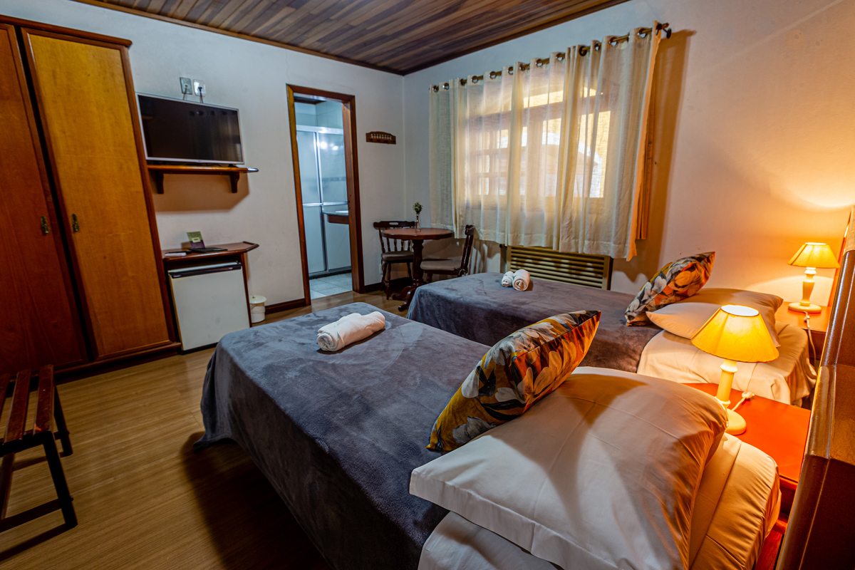 Quarto duplo  na Pousada Bosque Canela. 