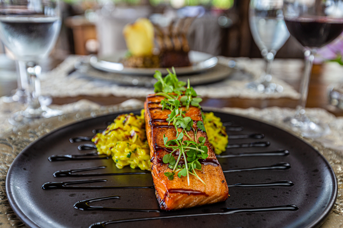 Que delicia de prato: Salmão com Molho Tarê e Risoto de Limão Siciliano e Amêndoas
