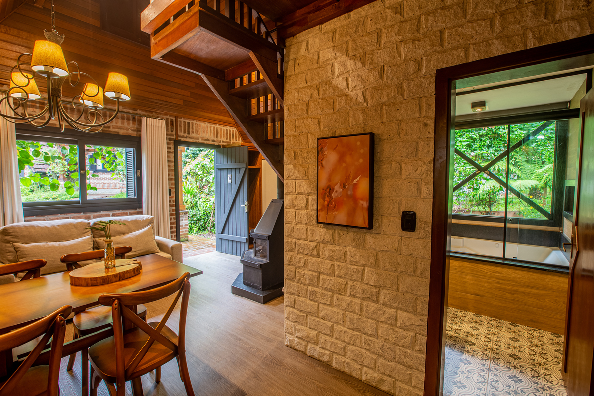 Amplo espaço no nos Chalés da família Fioreze. 