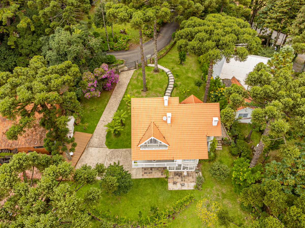 Casa linda próxima ao lago negro para locação. 
