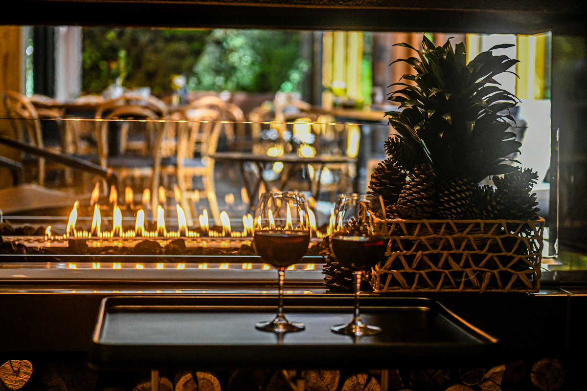 Vinho e lareira. Foto Eduardo Brancalion 