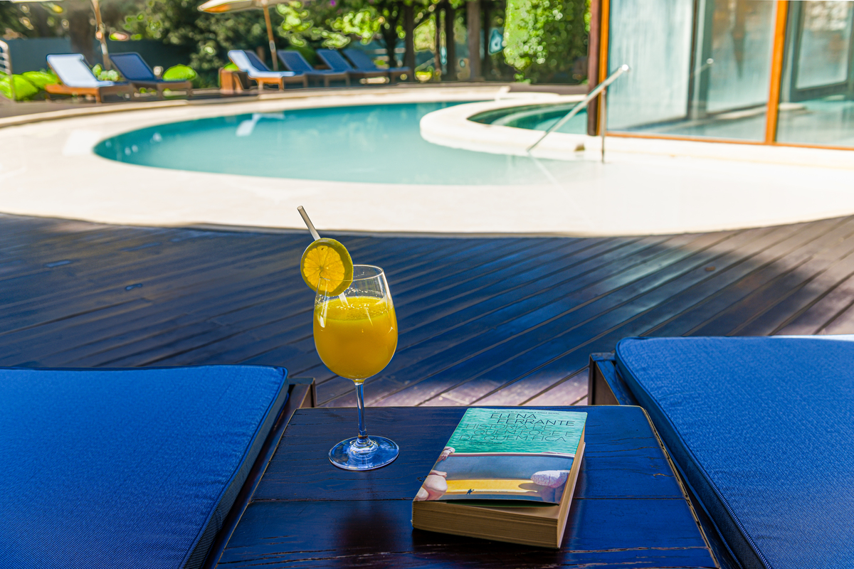 um momento de paz e leitura em Gramado. 