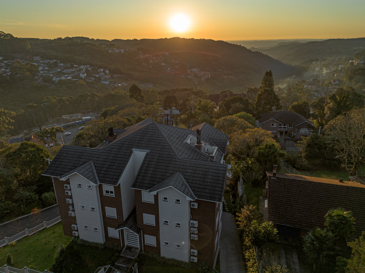 Prédio com vista para o por do Sol em Gramado. 