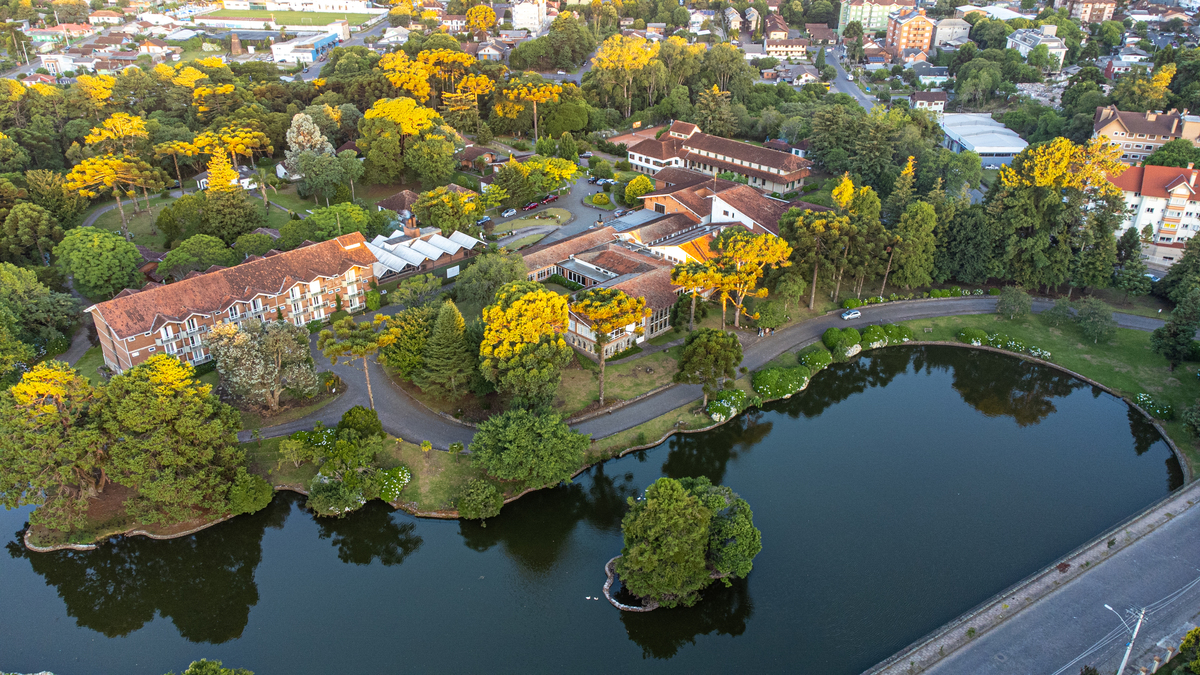Lago do Grande Hotel Canela. 