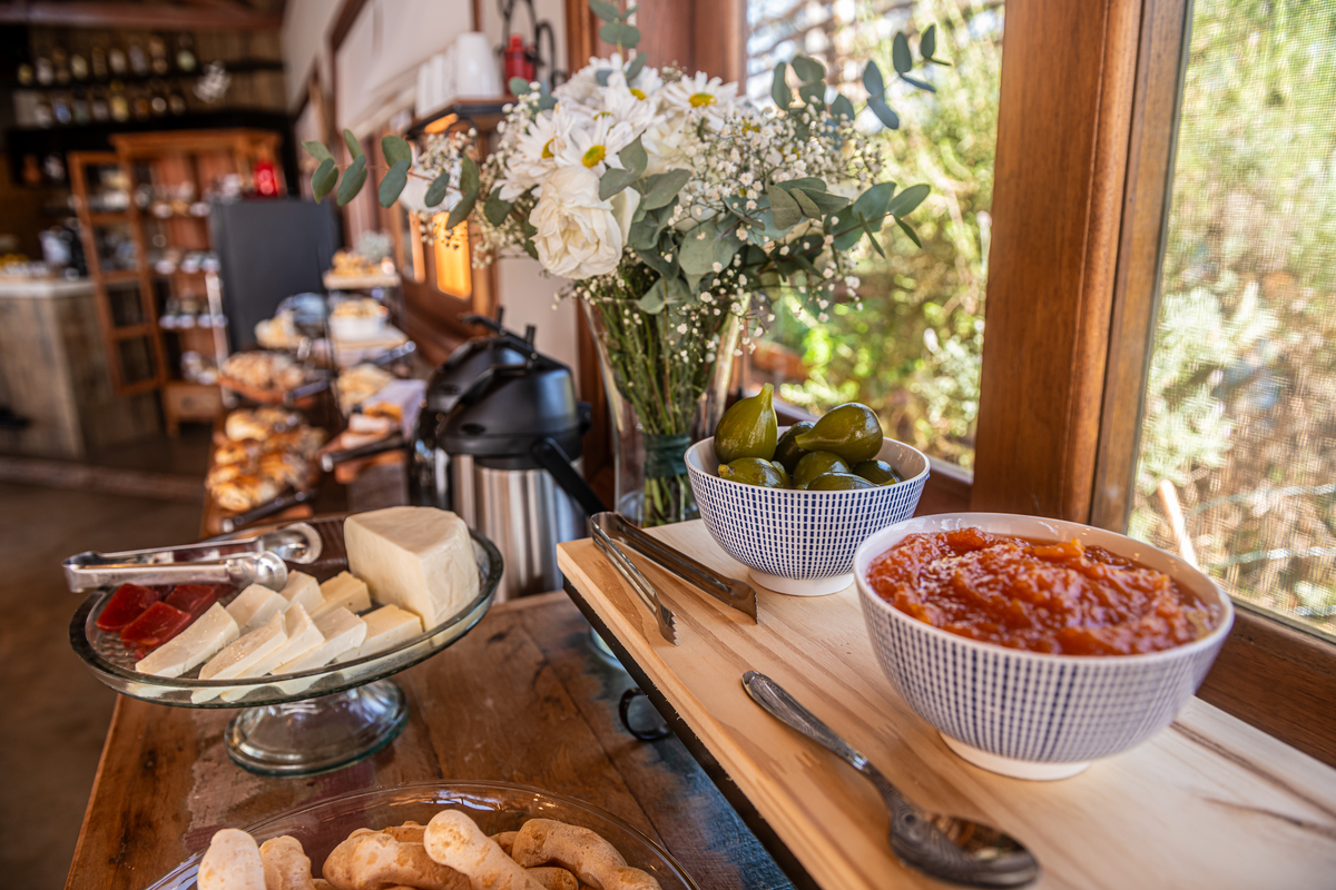 Cafe da manha Buffet em Bueno Brandão 