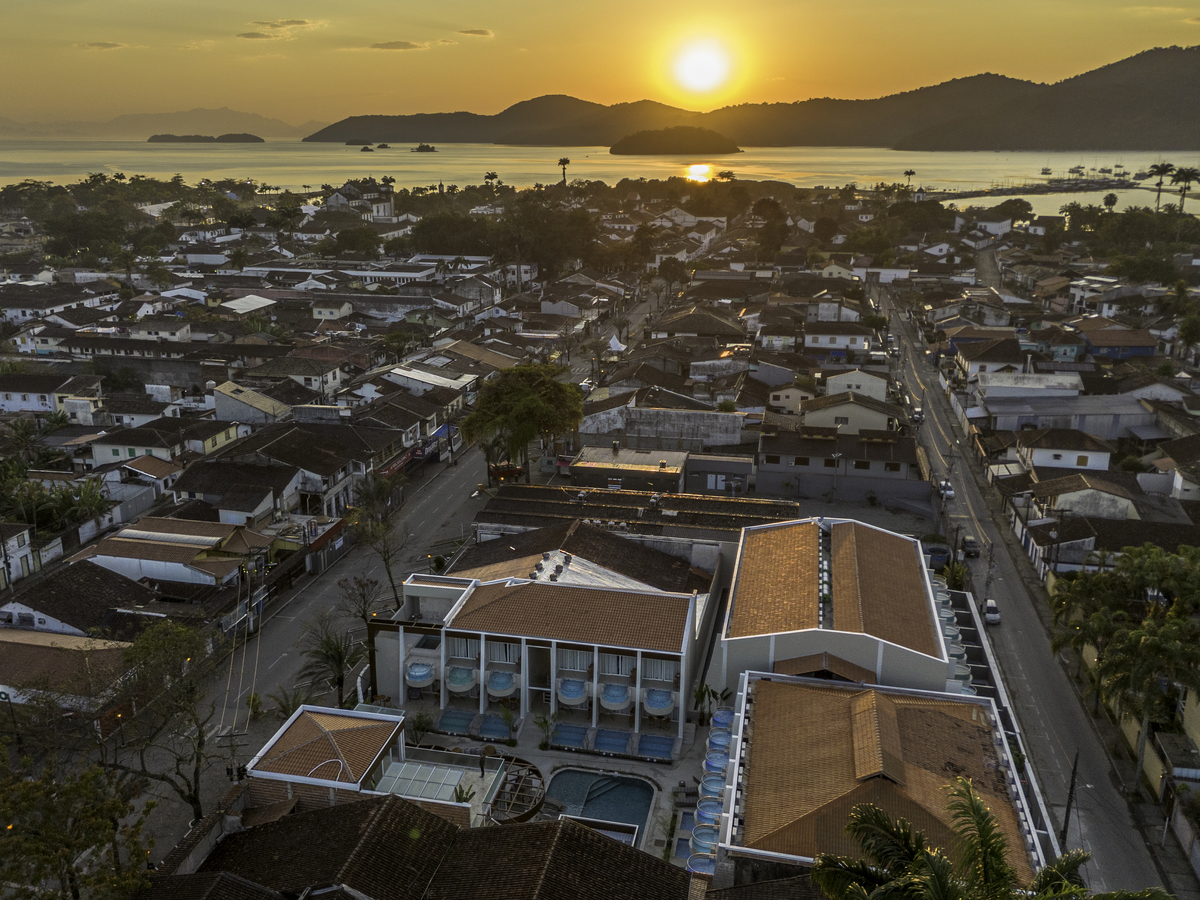 Nascer do Sol em Paraty 