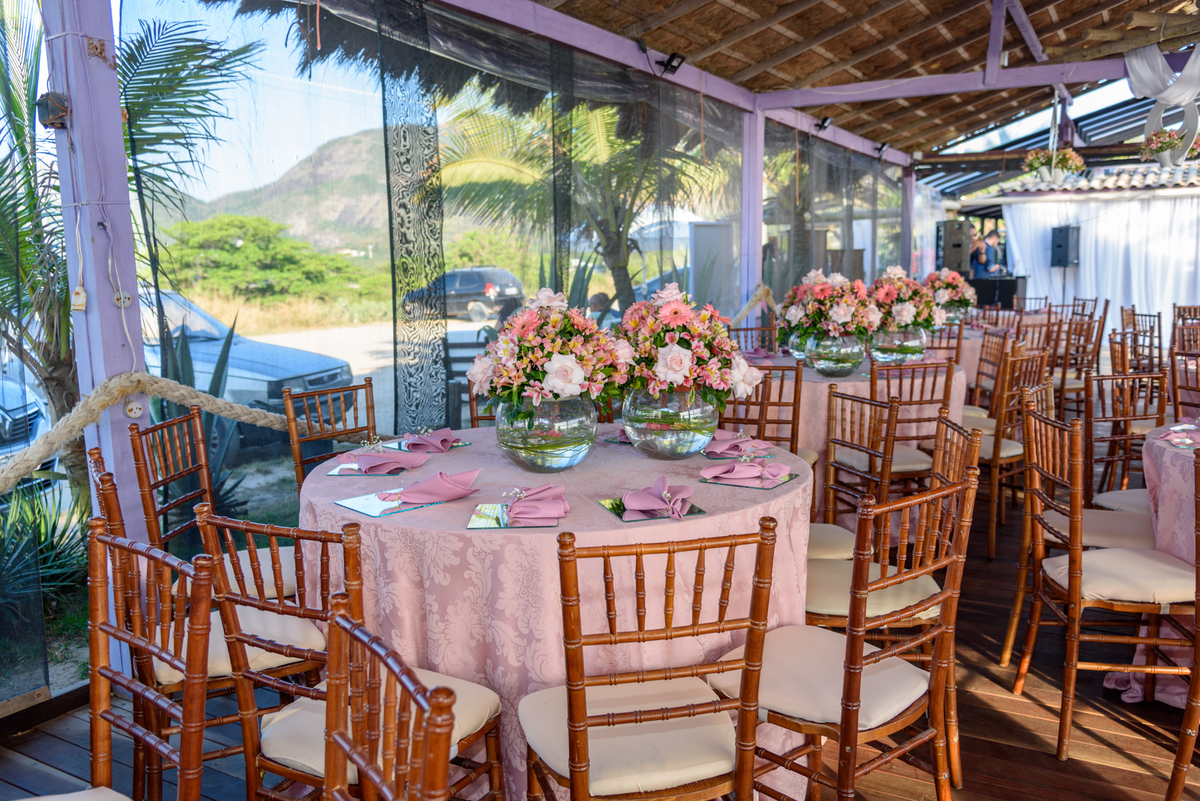 Decoração da festa de casamento no quiosque harmonia na praia de camboinhas, Rio de Janeiro - RJ