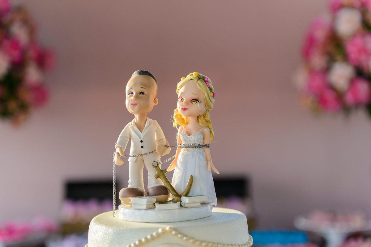 Bonecos no bolo do casamento no quiosque harmonia em Niterói, Rio de Janeiro - RJ