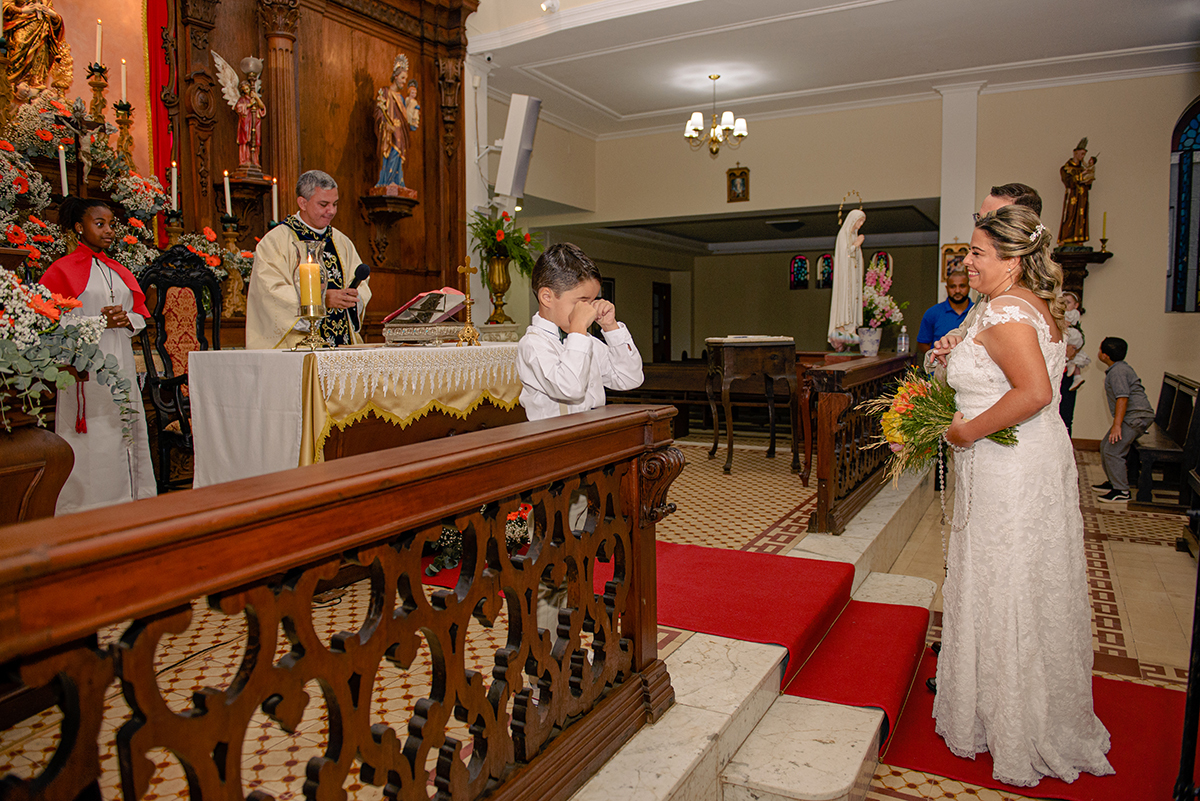 noivos no altar