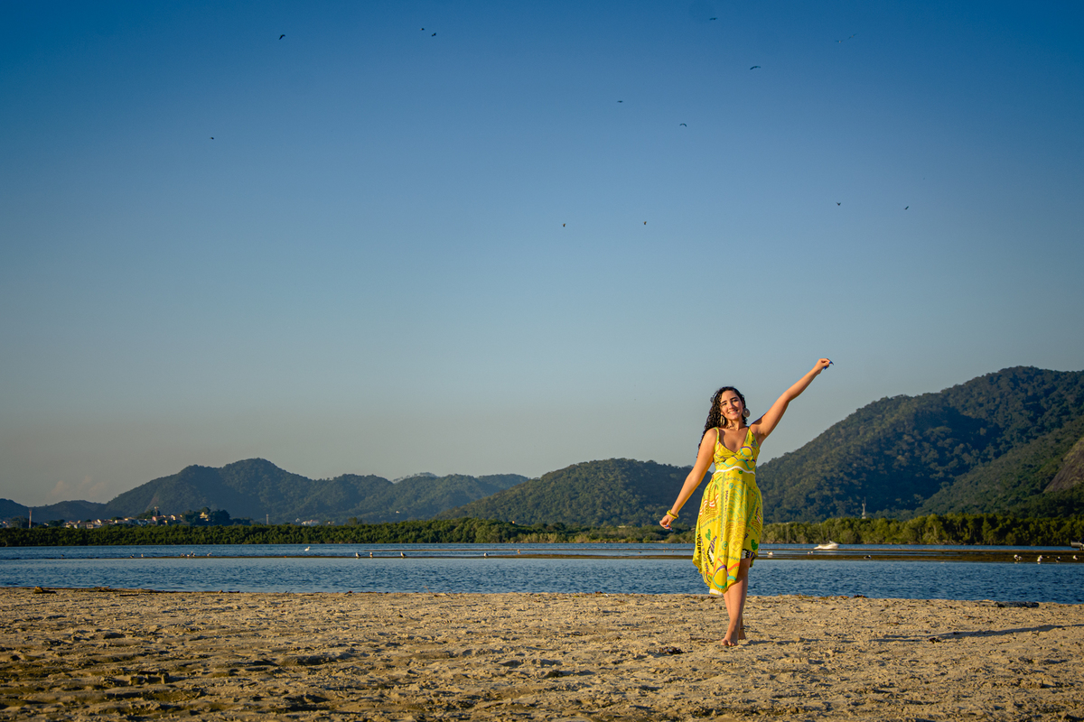 Liberdade no ensaio de 15 anos da debutante no canal de Itaipú - Niterói