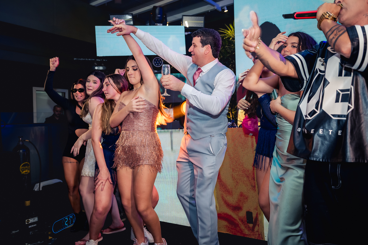 Debutante Isabella no palco na casa das canoas - São Conrado