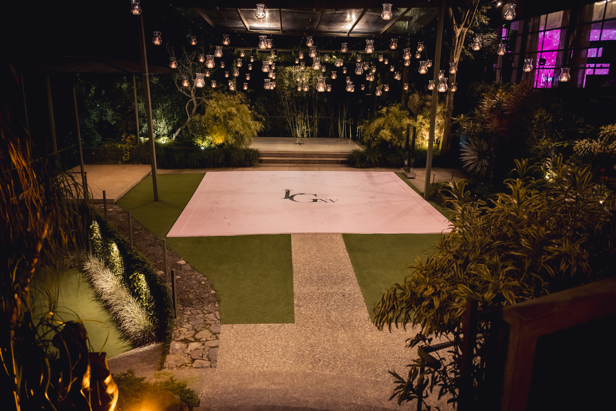 decoração da festa de 15 anos da isabella grossi na casa das canoas - São Conrado