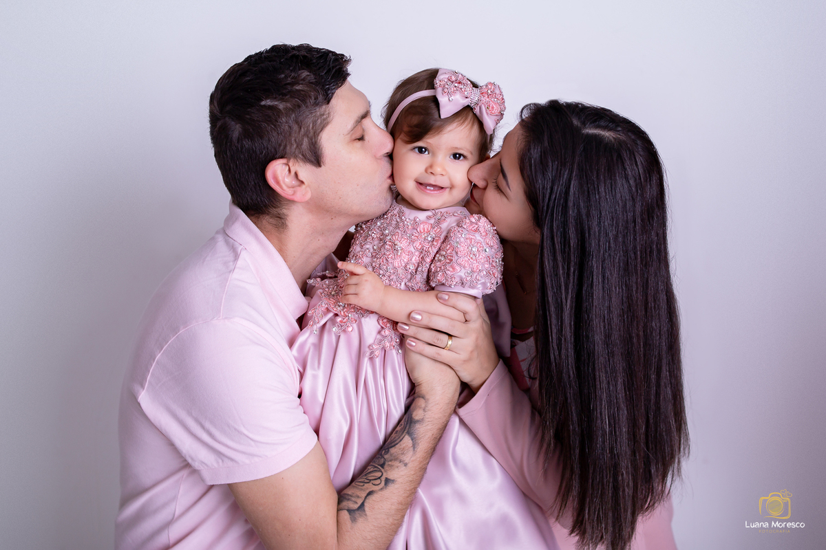 ijui, fotografia, Luana, Moresco, smash, the, cake, melhor, mais, menina, fotografia, estudio, familia, smash the cake, incrivel, ideia, perfeita, ensaio, bolo, 1 aninho, cores, arco balão, tema, aniversario, personalizado, pao de mel, santo ang, Cruz alt