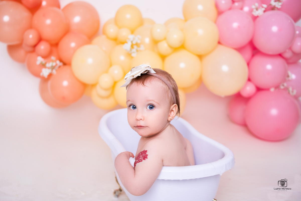 ijui, fotografia, Luana, Moresco, smash, the, cake, melhor, mais, menina, fotografia, estudio, familia, smash the cake, incrivel, ideia, perfeita, ensaio, bolo, 1 aninho, cores, arco balão, tema, aniversario, personalizado, pao de mel, santo ang, Cruz alt