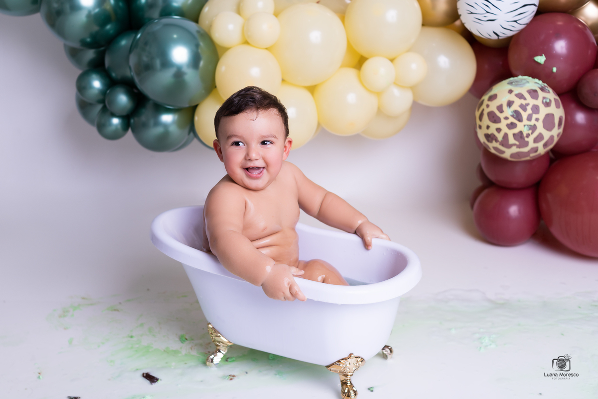 ijui, fotografia, Luana, Moresco, smash, the, cake, melhor, mais, menino, fotografia, estudio, familia, smash the cake, incrivel, ideia, perfeita, ensaio, bolo, 1 aninho, cores, arco balão, tema, aniversario, personalizado, safari, santo ang, Cruz alta