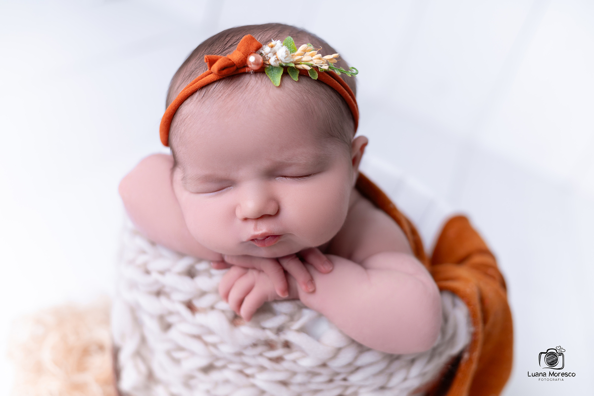 ensaio, newborn, sessão, recem, nascido, bebe, primeiros dias, onde, quando, melhor, mais, estudio, luana, moresco, fotografia, ijui, santo angelo, cruz alta, ibirubá, panambi, santo augusto, posicionamento, indicação, valor, preço, segurança, menina