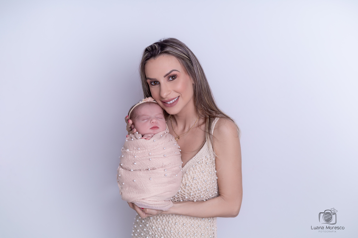 ensaio, newborn, sessão, recem, nascido, bebe, primeiros dias, onde, quando, melhor, mais, estudio, luana, moresco, fotografia, ijui, santo angelo, cruz alta, ibirubá, panambi, santo augusto, posicionamento, indicação, valor, preço, segurança, menina, fam