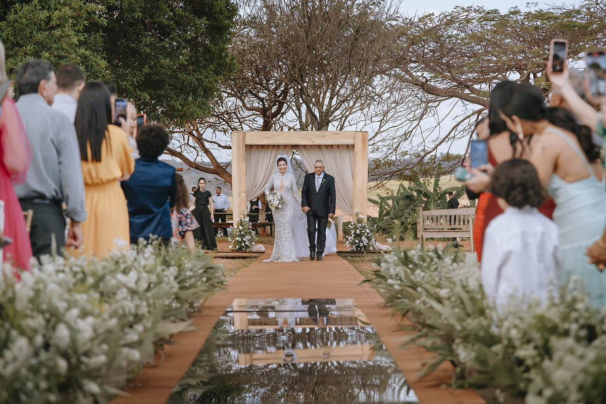 ALEXANDRE CASTTRO
FOTOS CASAMENTO PATOS DE MINAS CASAMENTO DE DIA
CASAMENTO NO CAMPO
AR LIVRE