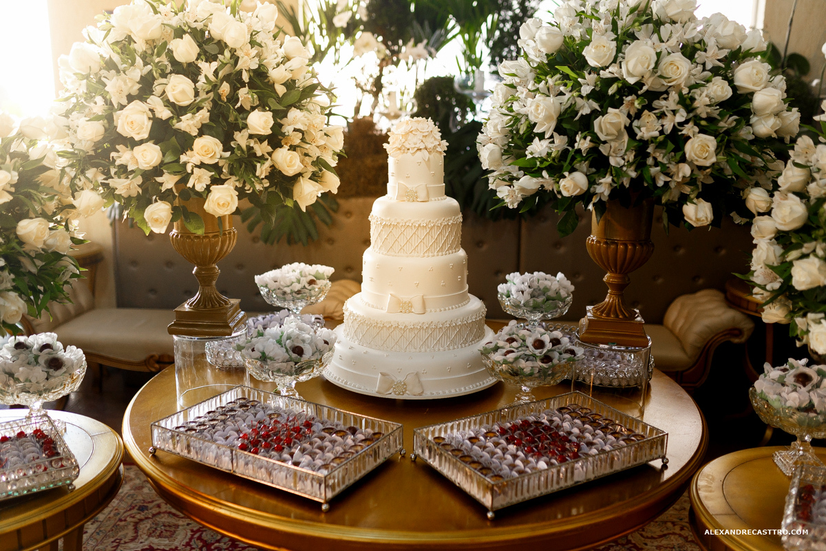 mesa de bolo do casamento