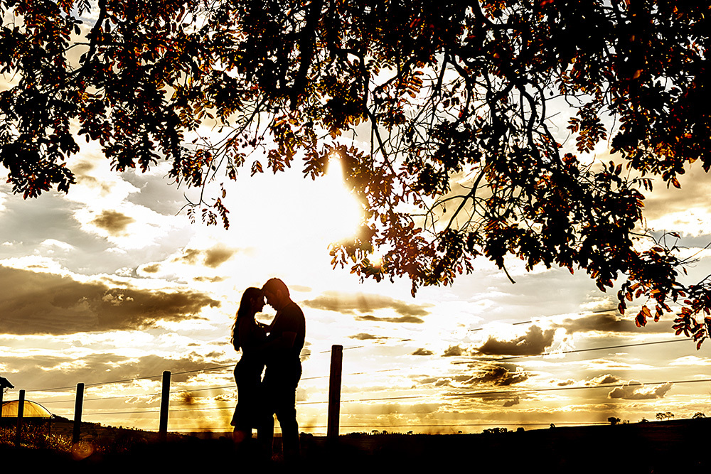 ensaio de casal romantico fotos namorando muito amor silhuenta