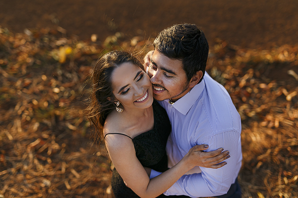 ensaio de casal romantico fotos namorando muito amor beijo
