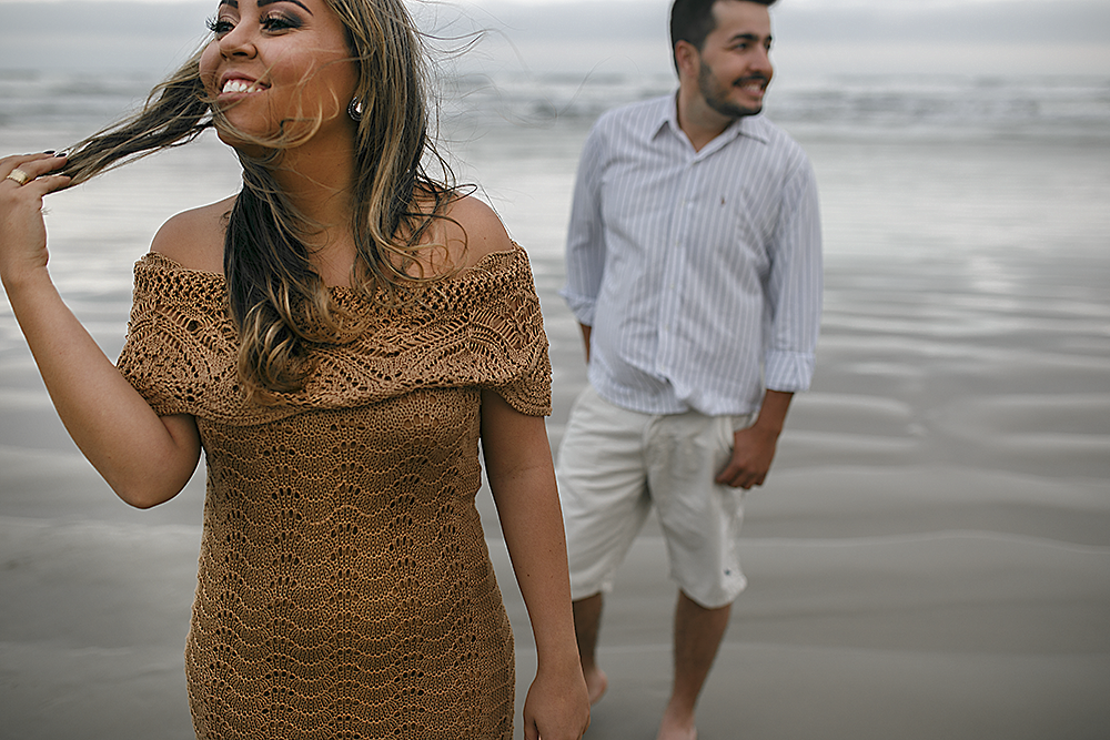 Ensaio casal em na Praia de riviera de são loureço litoral de são paulo bertioga apaixonados