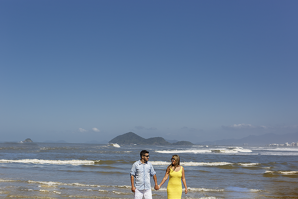 Ensaio casal em na Praia de riviera de são loureço litoral de são paulo bertioga apaixonados mariana ruy barbosa