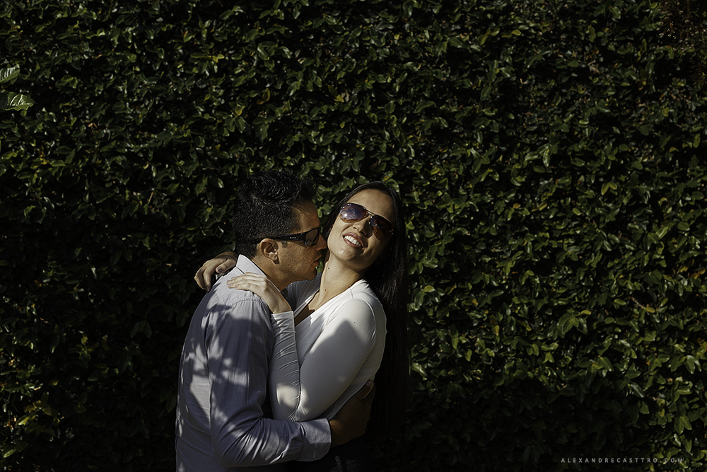 Ensaio fotografico realizado por alexandre casttro em patos de minas com o casal luciana e rodrigo fotos com muitos sorrisos alegria e amor