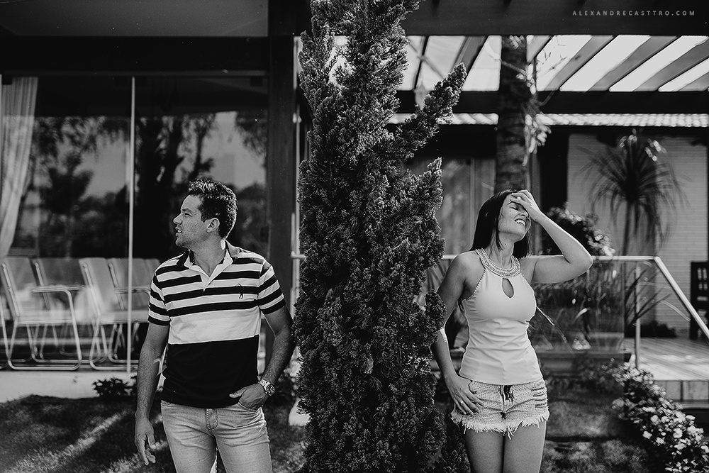 Ensaio fotografico realizado por alexandre casttro em patos de minas com o casal luciana e rodrigo fotos com muitos sorrisos alegria e amor