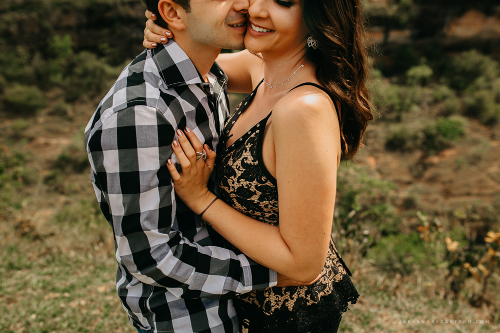 Ensaio namorando do casal apaixonado alexia e wander que vao se casar em carmo do paranaiba e vai ser fotografado por alexandre casttro