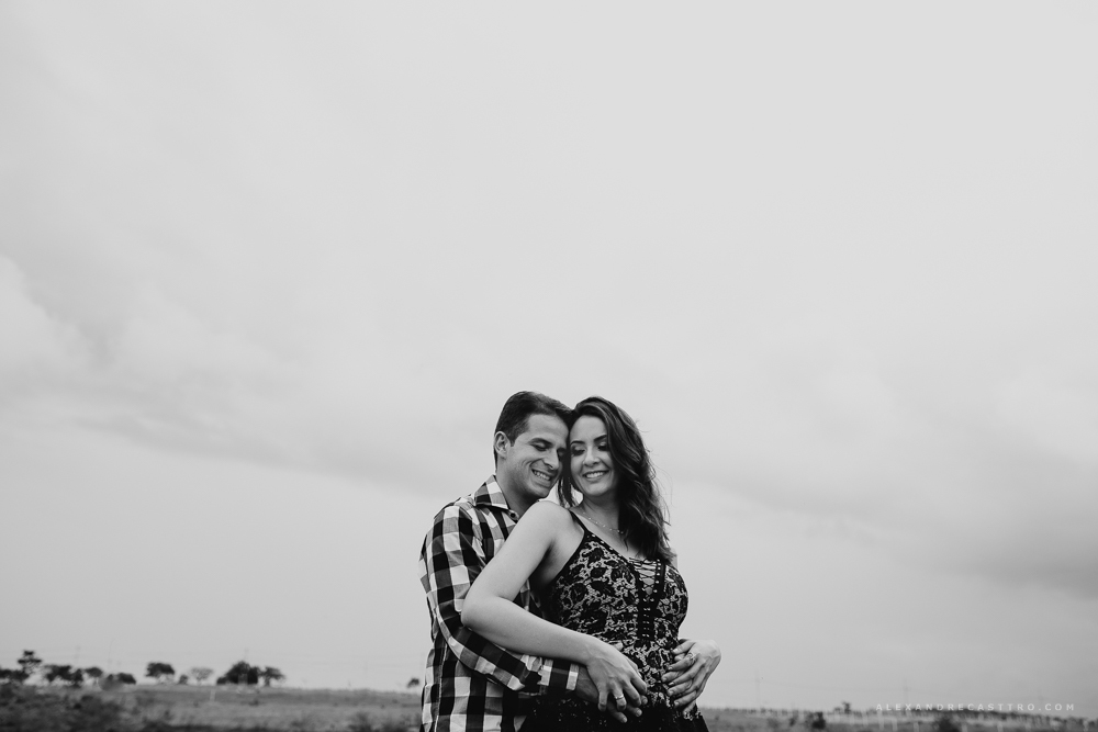 Ensaio namorando do casal apaixonado alexia e wander que vao se casar em carmo do paranaiba e vai ser fotografado por alexandre casttro