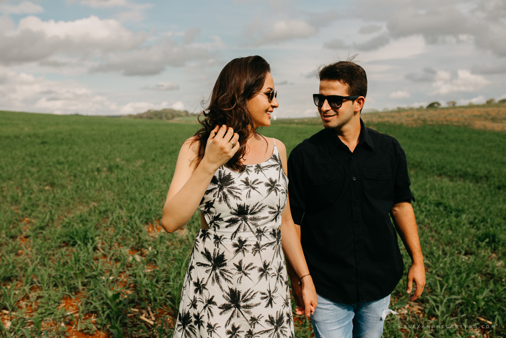 Ensaio namorando do casal apaixonado alexia e wander que vao se casar em carmo do paranaiba e vai ser fotografado por alexandre casttro