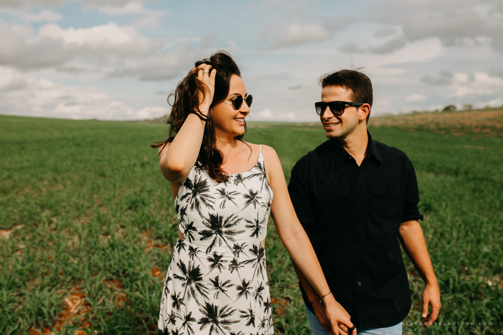 Ensaio namorando do casal apaixonado alexia e wander que vao se casar em carmo do paranaiba e vai ser fotografado por alexandre casttro
