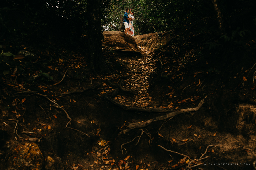 Ensaio namorando do casal apaixonado alexia e wander que vao se casar em carmo do paranaiba e vai ser fotografado por alexandre casttro fotos feitas na cachoeira da taboca em patos de minas e lagoa grande