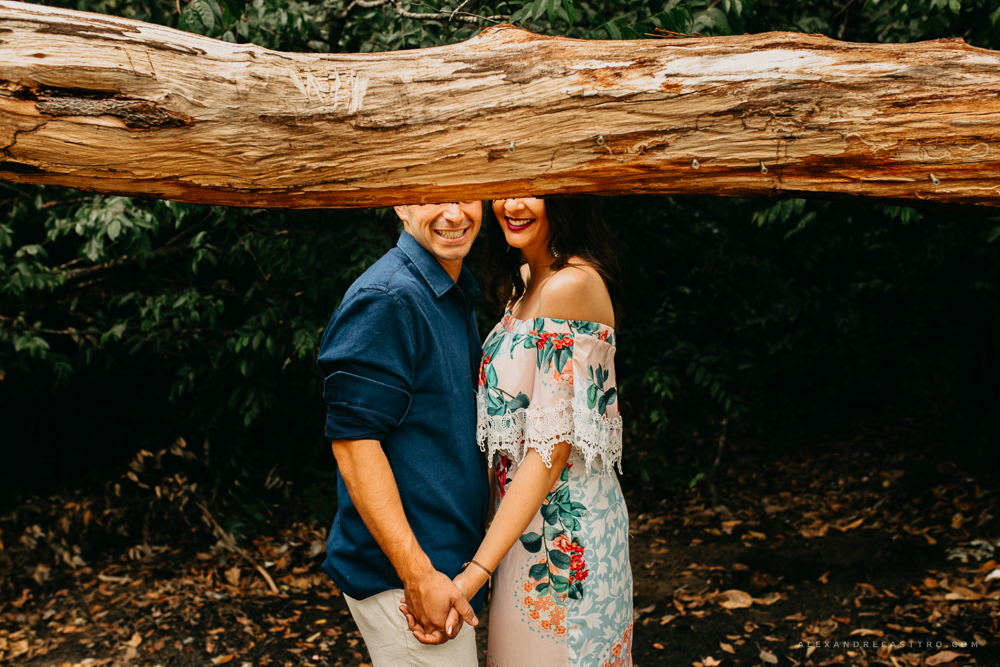 Ensaio namorando do casal apaixonado alexia e wander que vao se casar em carmo do paranaiba e vai ser fotografado por alexandre casttro fotos feitas na cachoeira da taboca em patos de minas e lagoa grande