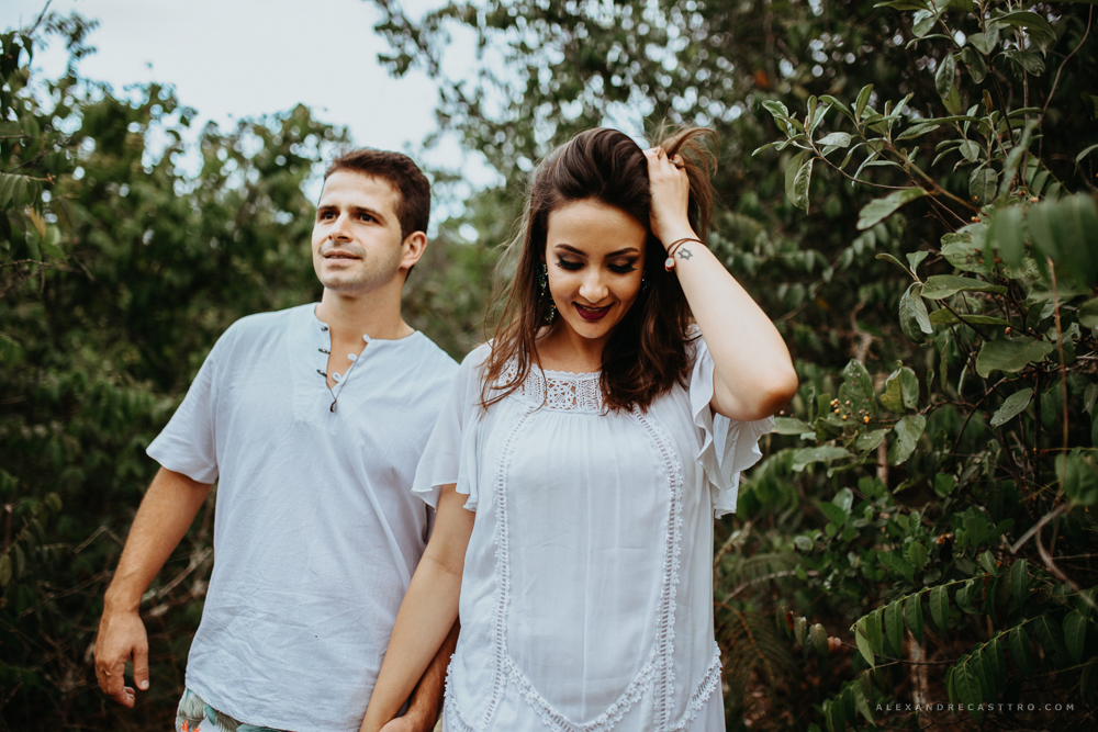 Ensaio namorando do casal apaixonado alexia e wander que vao se casar em carmo do paranaiba e vai ser fotografado por alexandre casttro fotos feitas na cachoeira da taboca em patos de minas e lagoa grande