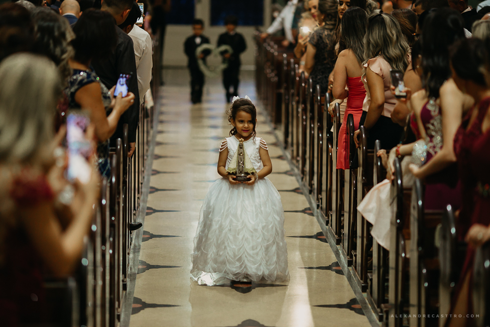 Casamento de Debora e Rogerio em Patos de Minas na Igreja santa terezinha fotografo alexandre casttro