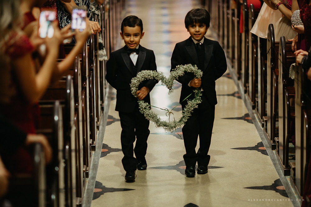 Casamento de Debora e Rogerio em Patos de Minas na Igreja santa terezinha fotografo alexandre casttro