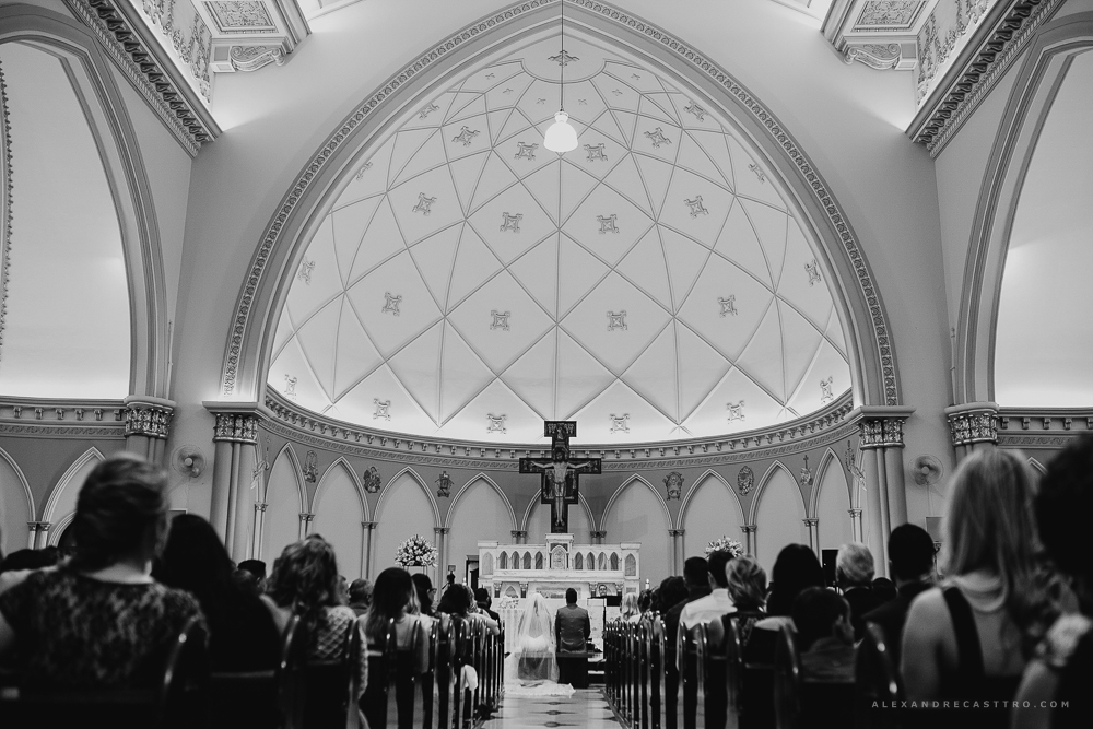 Casamento de Debora e Rogerio em Patos de Minas na Igreja santa terezinha fotografo alexandre casttro