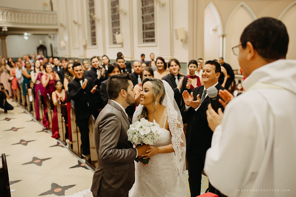 Casamento de Debora e Rogerio em Patos de Minas na Igreja santa terezinha fotografo alexandre casttro