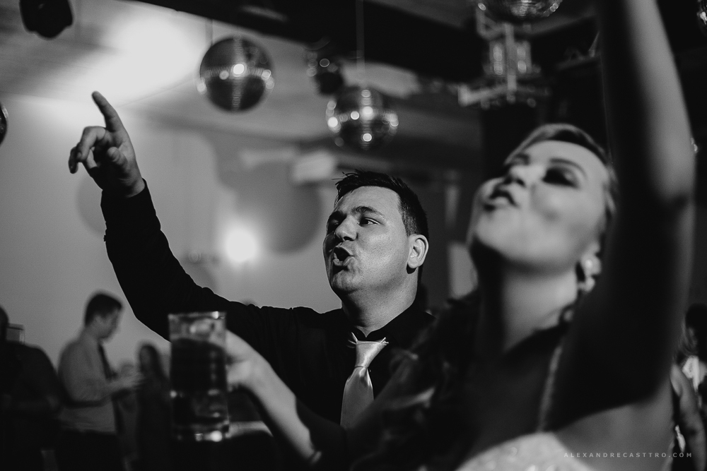 Casamento de Debora e Rogerio em Patos de Minas na Igreja santa terezinha fotografo alexandre casttro