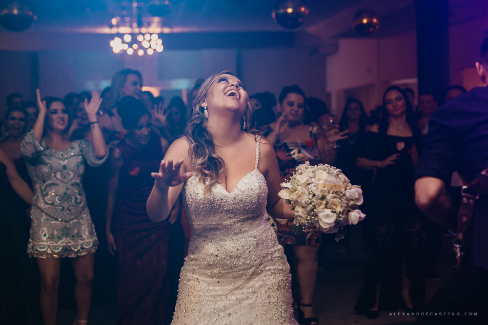 Casamento de Debora e Rogerio em Patos de Minas na Igreja santa terezinha fotografo alexandre casttro