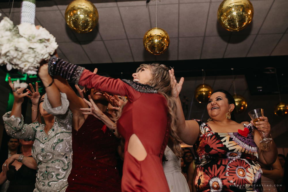 Casamento de Debora e Rogerio em Patos de Minas na Igreja santa terezinha fotografo alexandre casttro